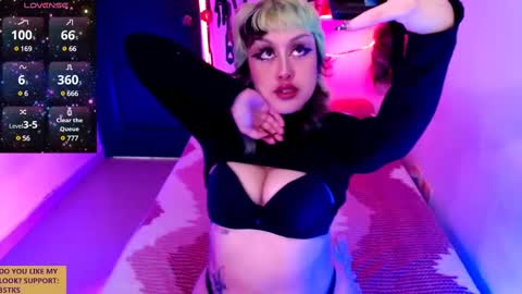 Snapshot of ivy_rosse chatting on 03-01-25, 03:49 You can find more of me here online show from 03-01-25, 03:49