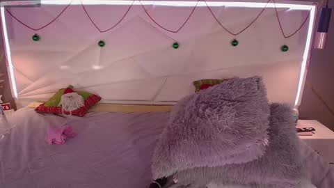 Snapshot of ivy_soul chatting on 12-10-24, 09:33 IVY online show from 12-10-24, 09:33