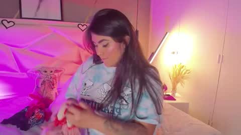 Snapshot of ivy_soul chatting on 11-21-25, 08:18 IVY online show from 11-21-25, 08:18