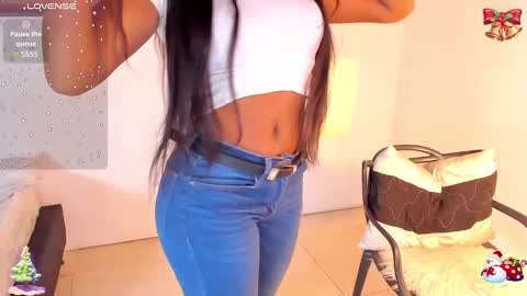 Snapshot of ivybliss8 chatting on 12-17-24, 04:21 i v y b l i s s online show from 12-17-24, 04:21