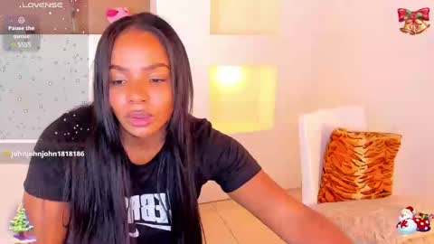 Snapshot of ivybliss8 chatting on 12-28-24, 02:53 i v y b l i s s online show from 12-28-24, 02:53