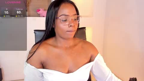 Snapshot of ivybliss8 chatting on 01-12-25, 02:52 i v y b l i s s online show from 01-12-25, 02:52