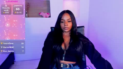 Snapshot of ivybliss8 chatting on 02-21-25, 06:37 i v y b l i s s online show from 02-21-25, 06:37