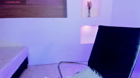 Snapshot of ivybliss8 chatting on 02-27-25, 11:52 i v y b l i s s online show from 02-27-25, 11:52