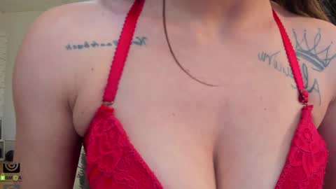 Snapshot of ivyfoxx_ chatting on 02-05-25, 05:53 IvyFox online show from 02-05-25, 05:53