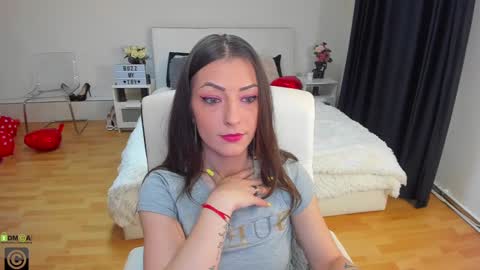 Snapshot of ivyfoxx_ chatting on 03-08-25, 11:48 IvyFox online show from 03-08-25, 11:48
