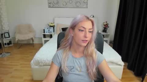 Snapshot of ivyfoxx_ chatting on 10-09-25, 11:08 IvyFox online show from 10-09-25, 11:08