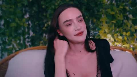 Miss Ivy online show from 11-22-25, 08:08