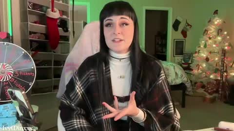 Snapshot of ivyminxxx chatting on 12-15-24, 05:56 Ivy Minxxx online show from 12-15-24, 05:56