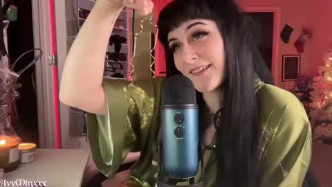 Snapshot of ivyminxxx chatting on 12-27-24, 12:39 Ivy Minxxx online show from 12-27-24, 12:39
