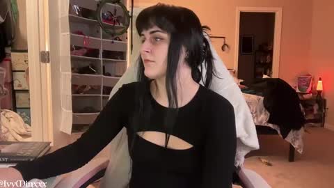 Snapshot of ivyminxxx chatting on 01-17-25, 03:23 Ivy Minxxx online show from 01-17-25, 03:23