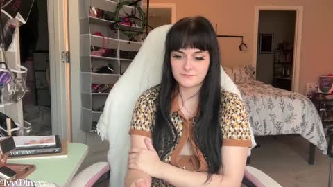 Snapshot of ivyminxxx chatting on 01-19-25, 07:37 Ivy Minxxx online show from 01-19-25, 07:37