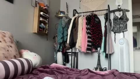 Ivy online show from 02-12-26, 08:15