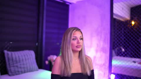 IvyRowa online show from 01-12-25, 06:38