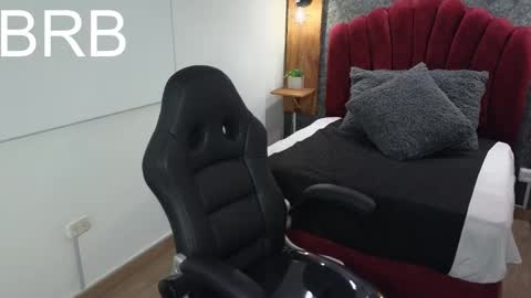 Snapshot of ivyrush09 chatting on 10-15-25, 03:06 ivyrush09 online show from 10-15-25, 03:06