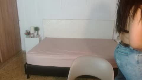 ivyshine7 online show from 12-22-25, 07:00