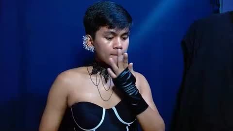 iya143 online show from 11-26-25, 11:28