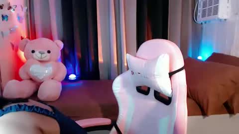 Red online show from 01-21-25, 05:49