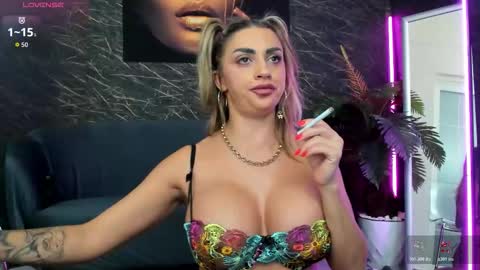 izabelatessa online show from 12-21-25, 08:38