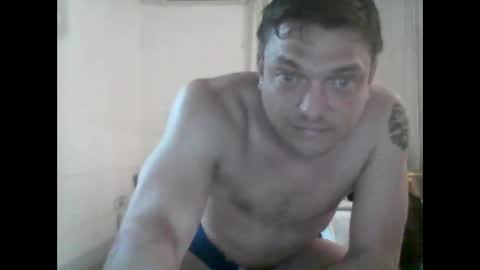 Snapshot of izealvaro chatting on 09-13-25, 01:05 izealvaro online show from 09-13-25, 01:05