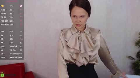 Queen of nylon  Victoria online show from 01-11-26, 05:23