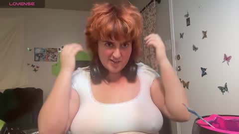 Snapshot of izzyishottttt chatting on 10-20-25, 08:26 izzyishottttt online show from 10-20-25, 08:26