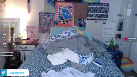 izzyishottttt online show from 12-17-25, 10:49