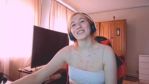 Snapshot of jacelyngarcea chatting on 10-23-25, 08:13 Lilo online show from 10-23-25, 08:13
