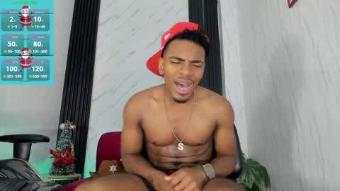 Snapshot of jack_muscles69_ chatting on 12-17-24, 02:33 Jack online show from 12-17-24, 02:33