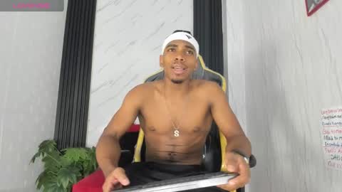 Snapshot of jack_muscles69_ chatting on 01-29-25, 03:22 Jack online show from 01-29-25, 03:22