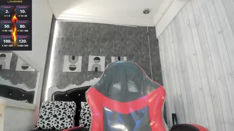 Snapshot of jack_muscles69_ chatting on 02-06-25, 12:05 Jack online show from 02-06-25, 12:05