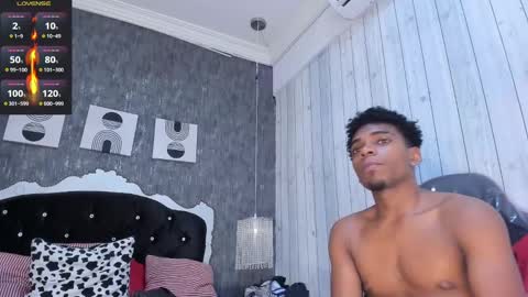 Snapshot of jack_muscles69_ chatting on 02-11-25, 06:33 Jack online show from 02-11-25, 06:33