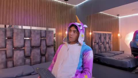 Jack online show from 11-23-25, 04:45