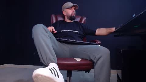 JackEthan online show from 10-24-25, 04:31