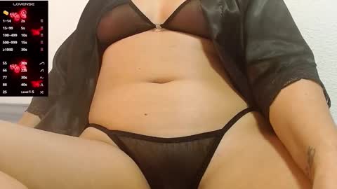 Snapshot of jackie_williams chatting on 11-09-25, 10:35 Jackie online show from 11-09-25, 10:35