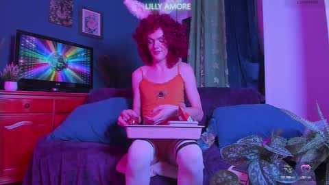 LillyAmore online show from 10-18-25, 05:46