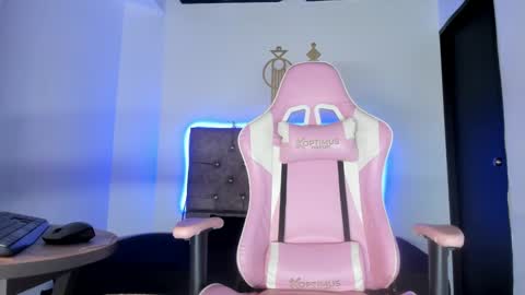 Snapshot of jacksonparker_ chatting on 03-05-25, 06:23 Jackson online show from 03-05-25, 06:23