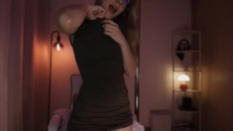 Linda Sofia help me get to 100 thumbs up online show from 02-14-26, 02:41