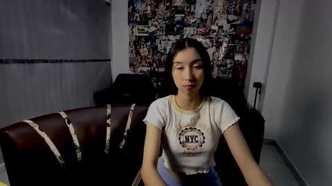 Snapshot of jackyrosee2323 chatting on 10-11-25, 12:32 jackyrosee2323 online show from 10-11-25, 12:32