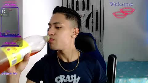 Snapshot of jacob_wolf_xxx chatting on 10-26-25, 07:03 jacob online show from 10-26-25, 07:03