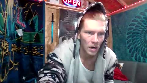 Snapshot of jacobsinthehood chatting on 12-16-25, 05:40 jacobsinthehood online show from 12-16-25, 05:40