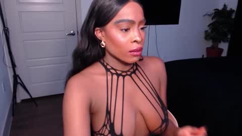 Jade online show from 12-04-25, 03:16