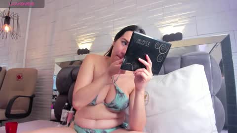 Snapshot of jade_heartt chatting on 02-05-26, 12:32 JADE online show from 02-05-26, 12:32