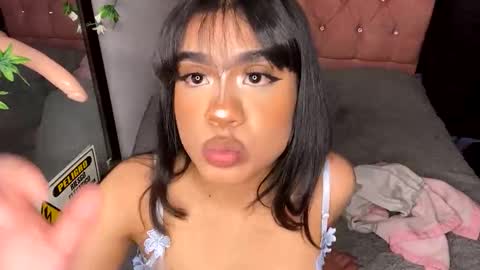 Snapshot of jade_littlee_ chatting on 11-05-25, 04:12 jade online show from 11-05-25, 04:12