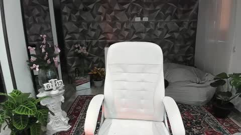 Snapshot of jade_porn chatting on 12-08-24, 11:24 Jade independent model online show from 12-08-24, 11:24
