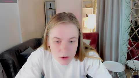 Snapshot of jade_soft chatting on 10-18-25, 09:04 Jade online show from 10-18-25, 09:04