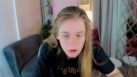 Snapshot of jade_soft chatting on 10-26-25, 02:12 Jade online show from 10-26-25, 02:12