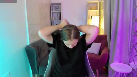 Snapshot of jade_soft chatting on 11-15-25, 08:49 Jade online show from 11-15-25, 08:49