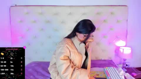 jade white  online show from 12-21-24, 12:06