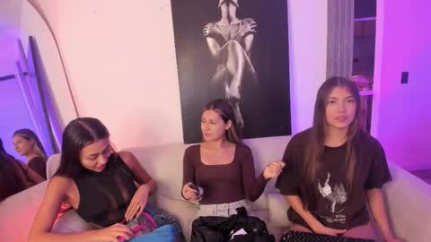 Jade online show from 11-11-25, 02:22